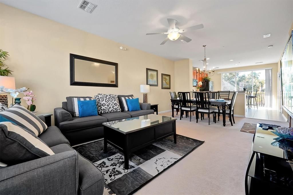 En Venta: $539,000 (3 camas, 3 baños, 1771 Pies cuadrados)