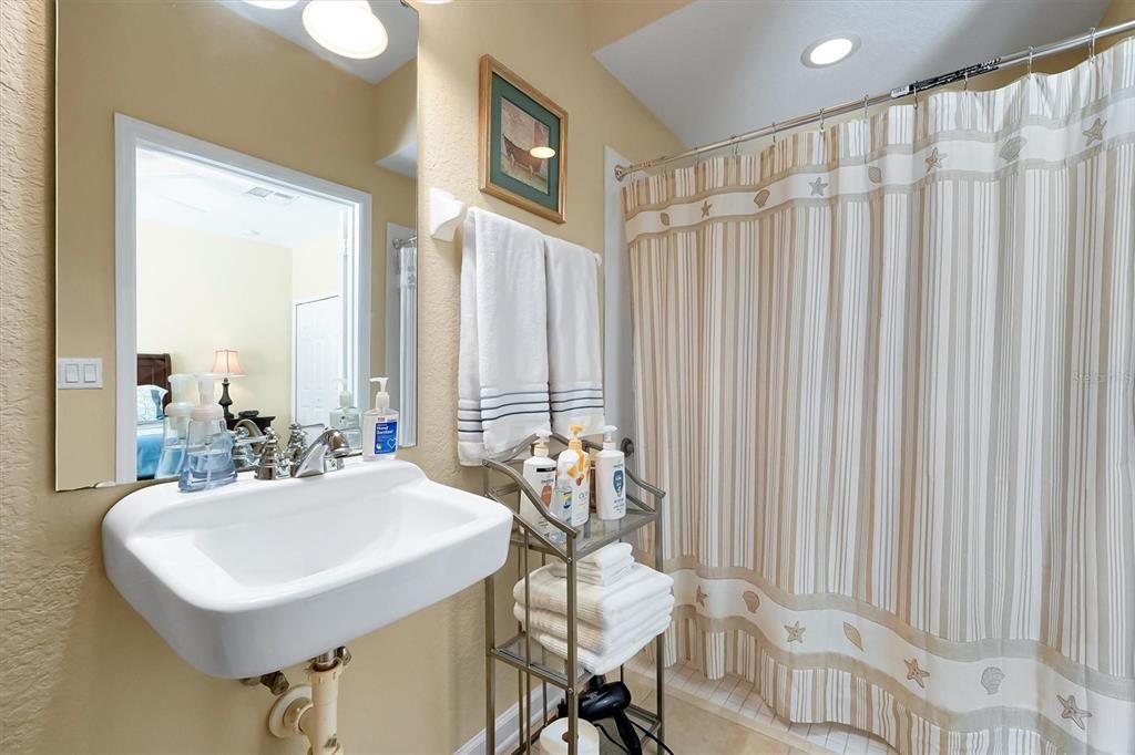 En Venta: $539,000 (3 camas, 3 baños, 1771 Pies cuadrados)