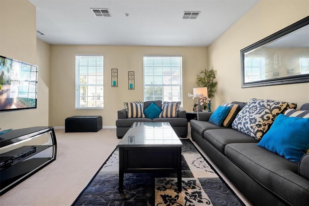 En Venta: $539,000 (3 camas, 3 baños, 1771 Pies cuadrados)