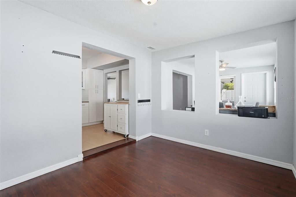 待售: $499,900 (2 贝兹, 2 浴室, 1273 平方英尺)