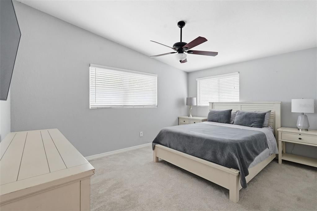 待售: $499,900 (2 贝兹, 2 浴室, 1273 平方英尺)