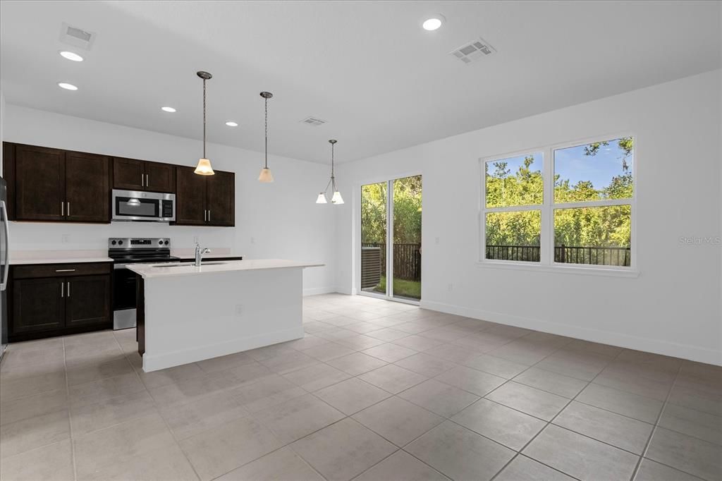 В аренду: $2,295 (3 спален, 2 ванн, 1458 Квадратных фут)