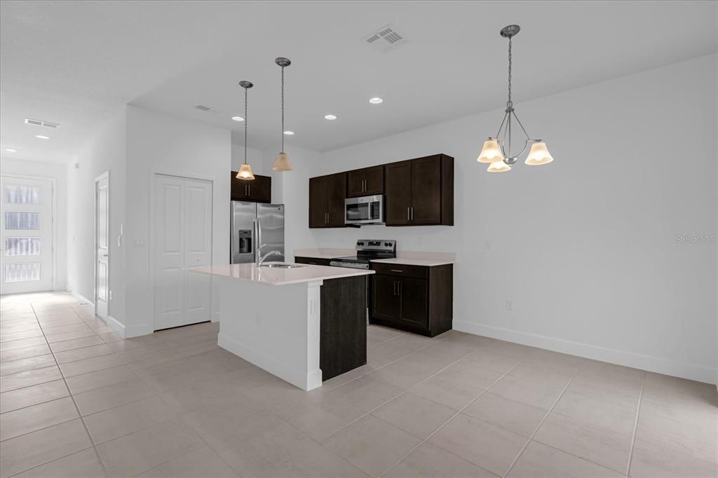 В аренду: $2,295 (3 спален, 2 ванн, 1458 Квадратных фут)