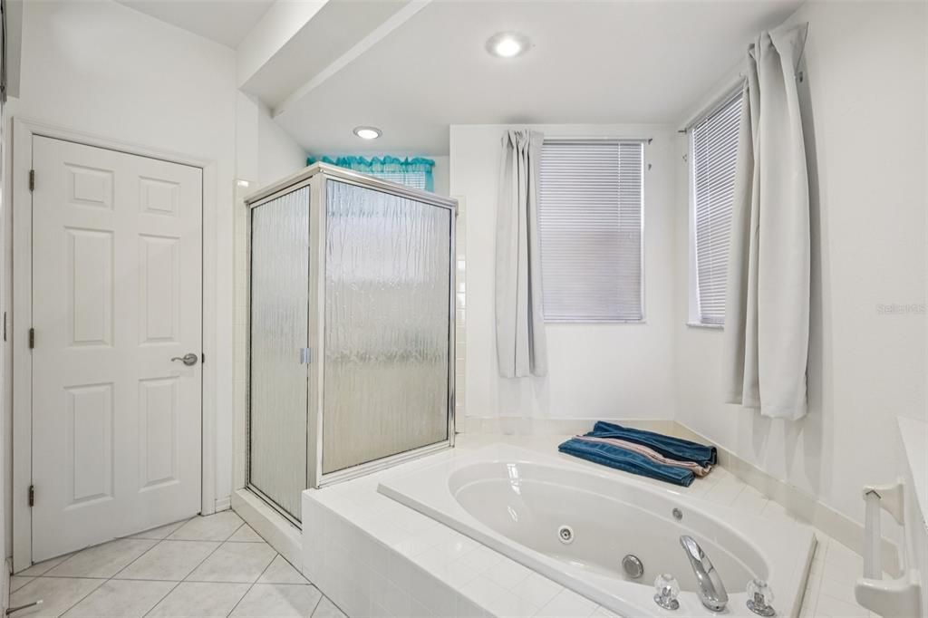 For Sale: $332,000 (3 beds, 2 baths, 1809 Square Feet)