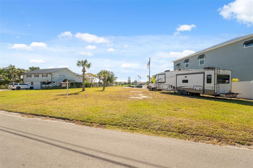 For Sale: $575,000 (0.37 acres)