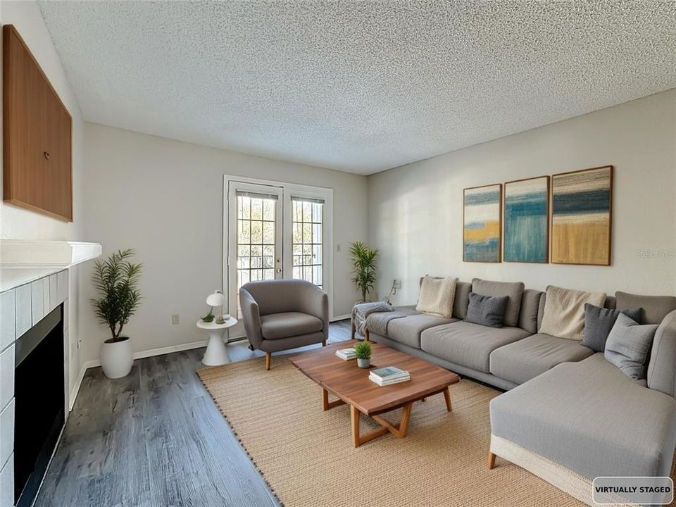 合同活跃: $169,000 (1 贝兹, 1 浴室, 650 平方英尺)