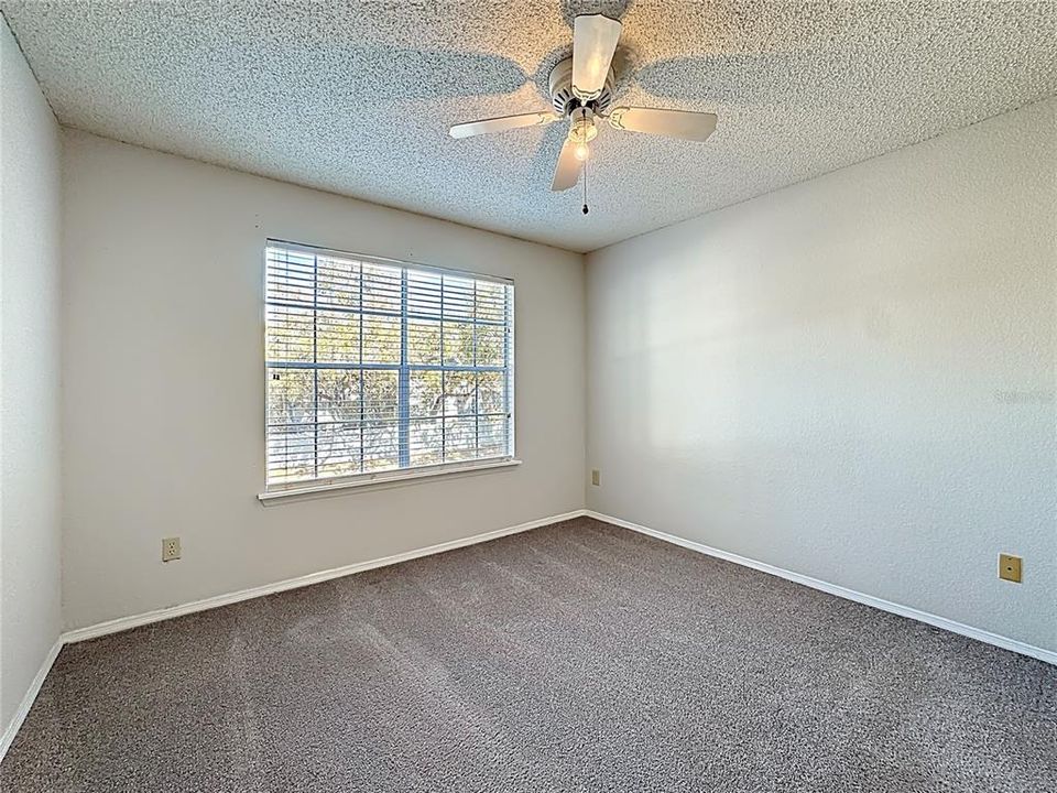 合同活跃: $169,000 (1 贝兹, 1 浴室, 650 平方英尺)