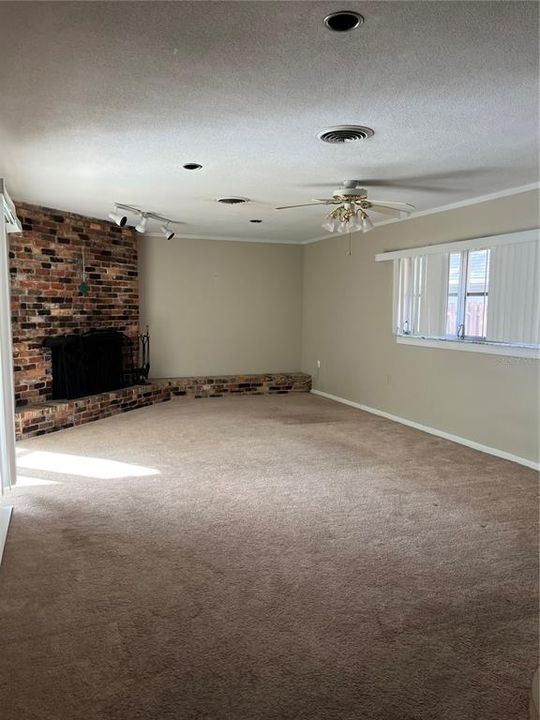 出租: $2,800 (3 贝兹, 2 浴室, 2371 平方英尺)