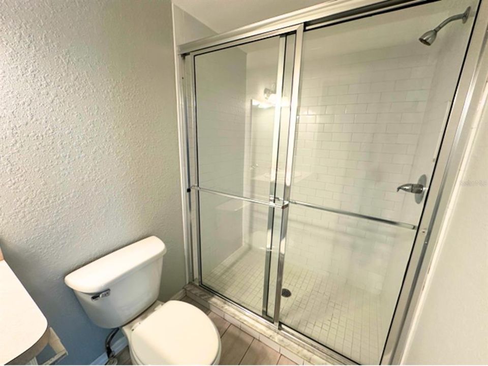 Activo con contrato: $1,050 (1 camas, 1 baños, 800 Pies cuadrados)