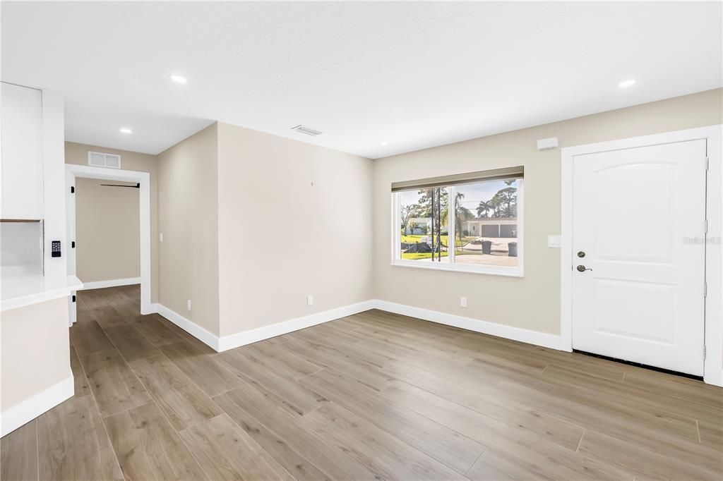 For Rent: $4,200 (4 beds, 3 baths, 1622 Square Feet)