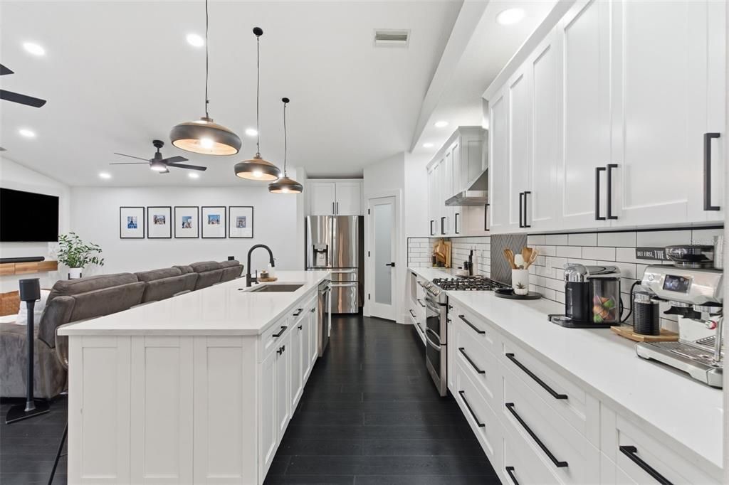 For Sale: $899,600 (5 beds, 4 baths, 2924 Square Feet)