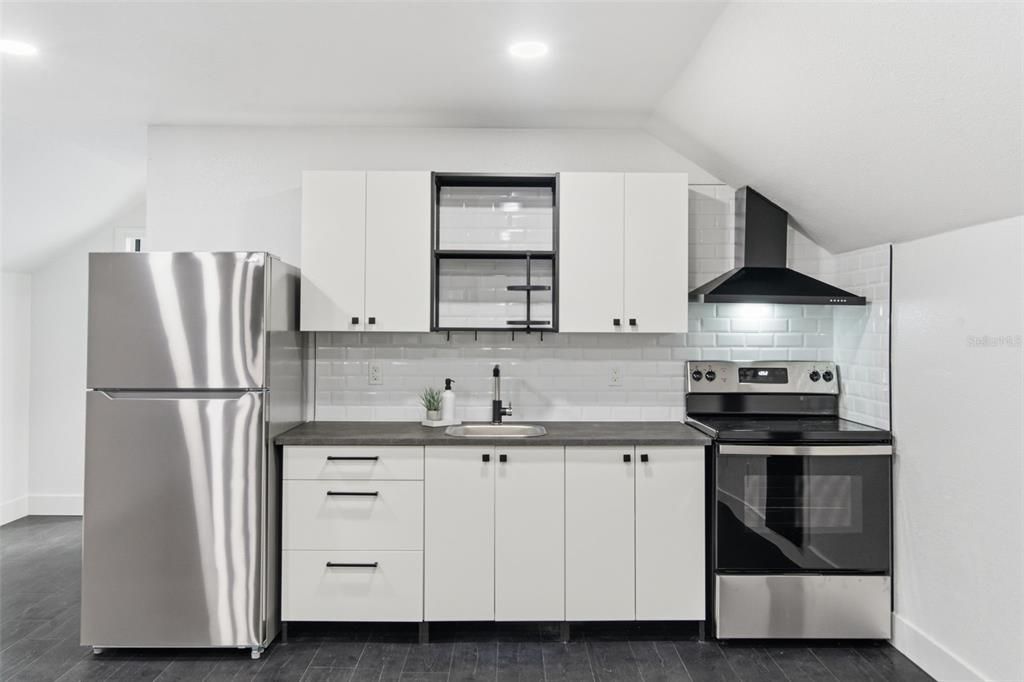 For Sale: $899,600 (5 beds, 4 baths, 2924 Square Feet)