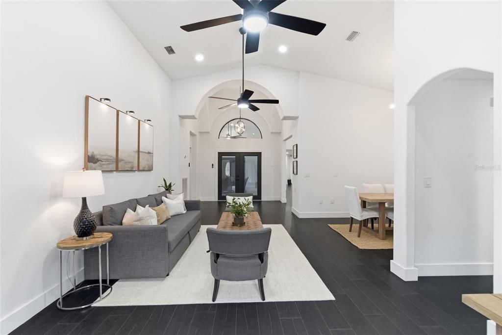 For Sale: $899,600 (5 beds, 4 baths, 2924 Square Feet)