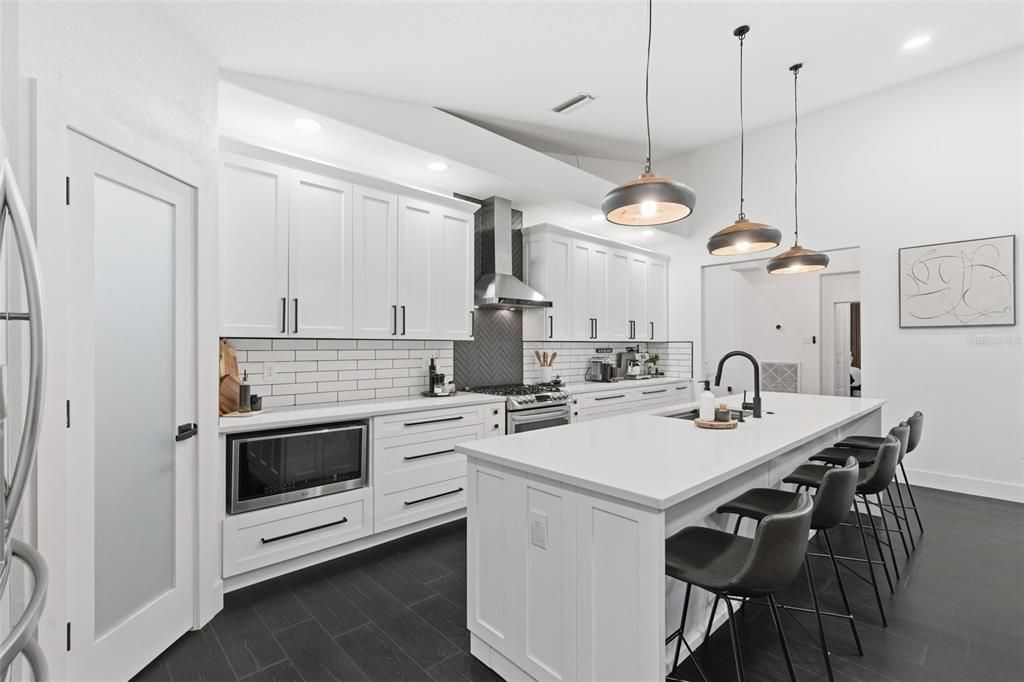 For Sale: $899,600 (5 beds, 4 baths, 2924 Square Feet)