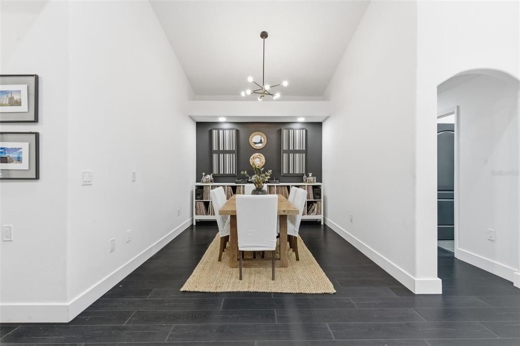 For Sale: $899,600 (5 beds, 4 baths, 2924 Square Feet)