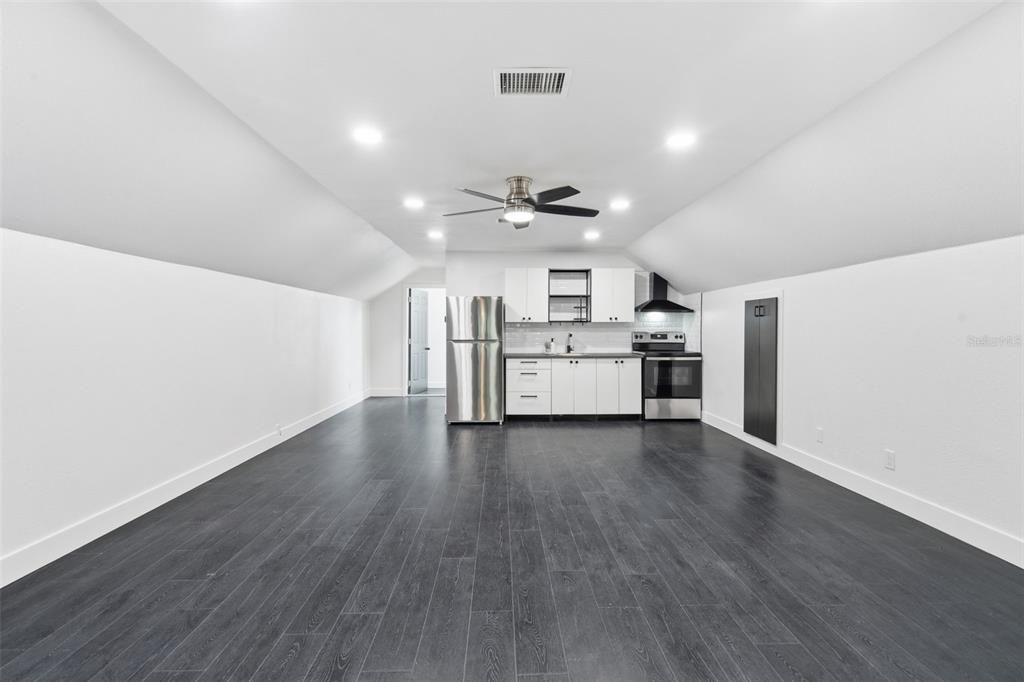 For Sale: $899,600 (5 beds, 4 baths, 2924 Square Feet)