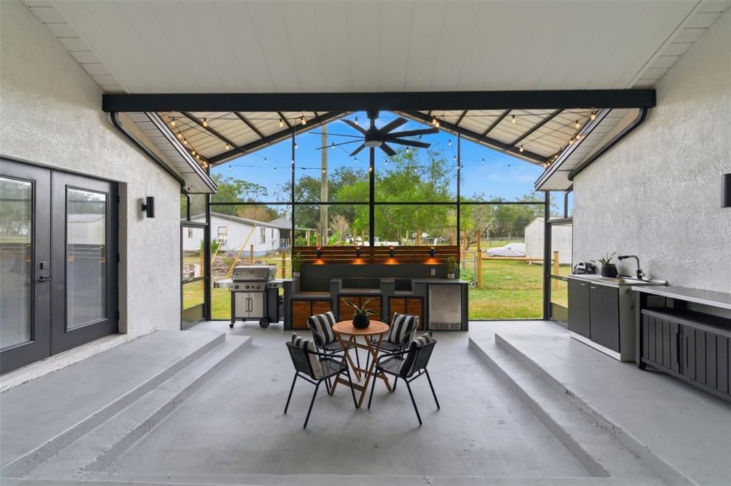 For Sale: $899,600 (5 beds, 4 baths, 2924 Square Feet)