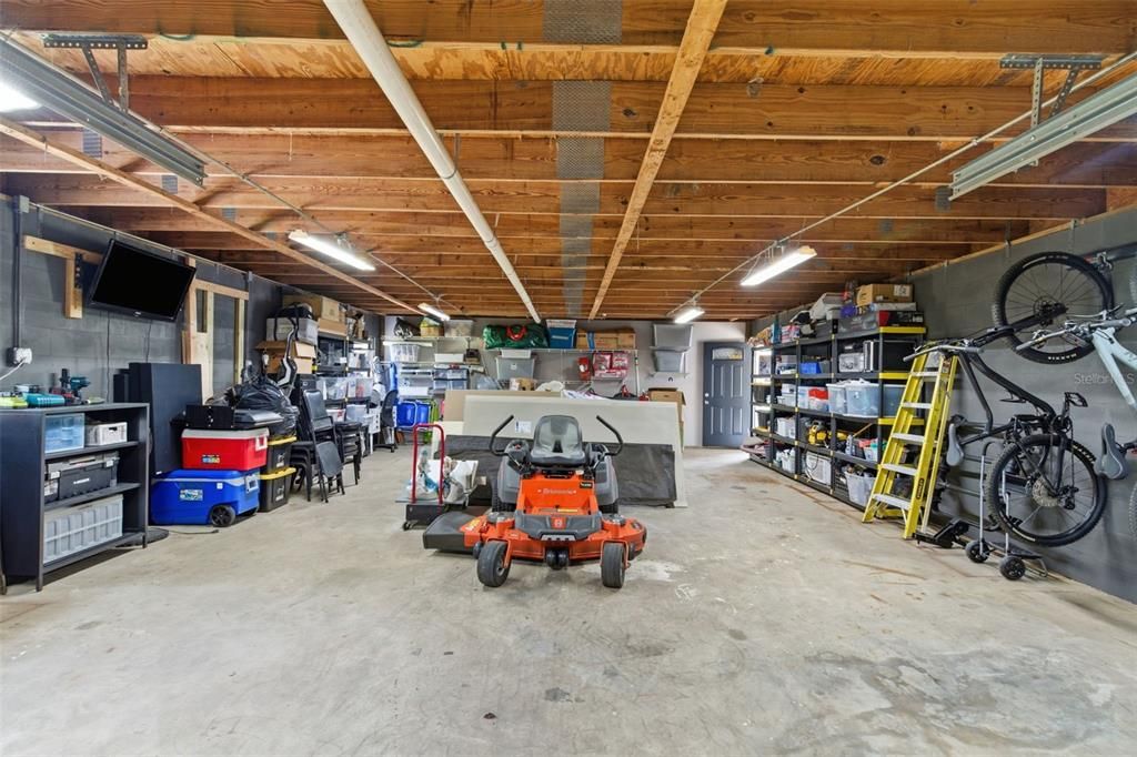 For Sale: $899,600 (5 beds, 4 baths, 2924 Square Feet)