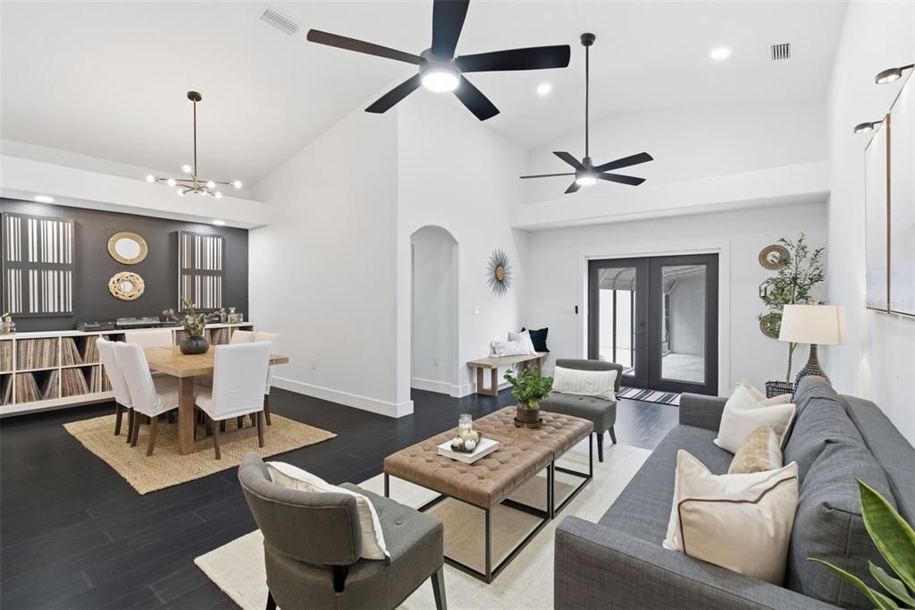 For Sale: $899,600 (5 beds, 4 baths, 2924 Square Feet)