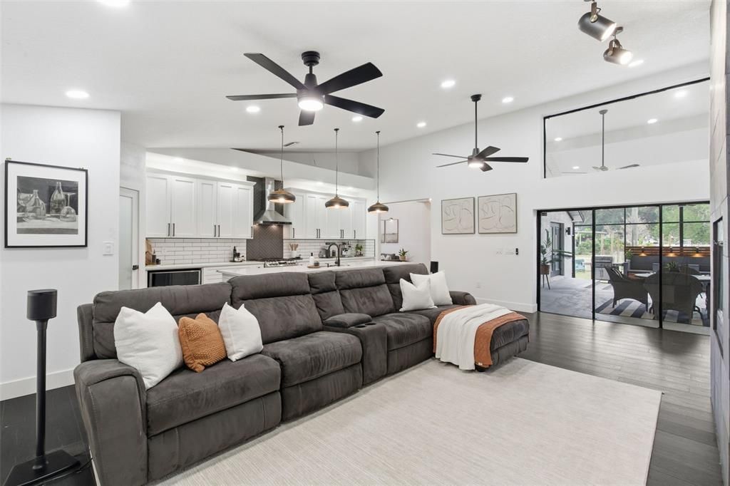 For Sale: $899,600 (5 beds, 4 baths, 2924 Square Feet)