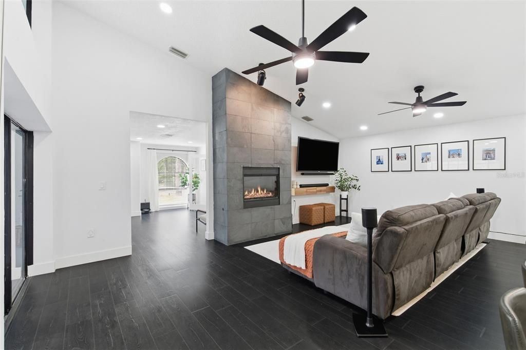 For Sale: $899,600 (5 beds, 4 baths, 2924 Square Feet)