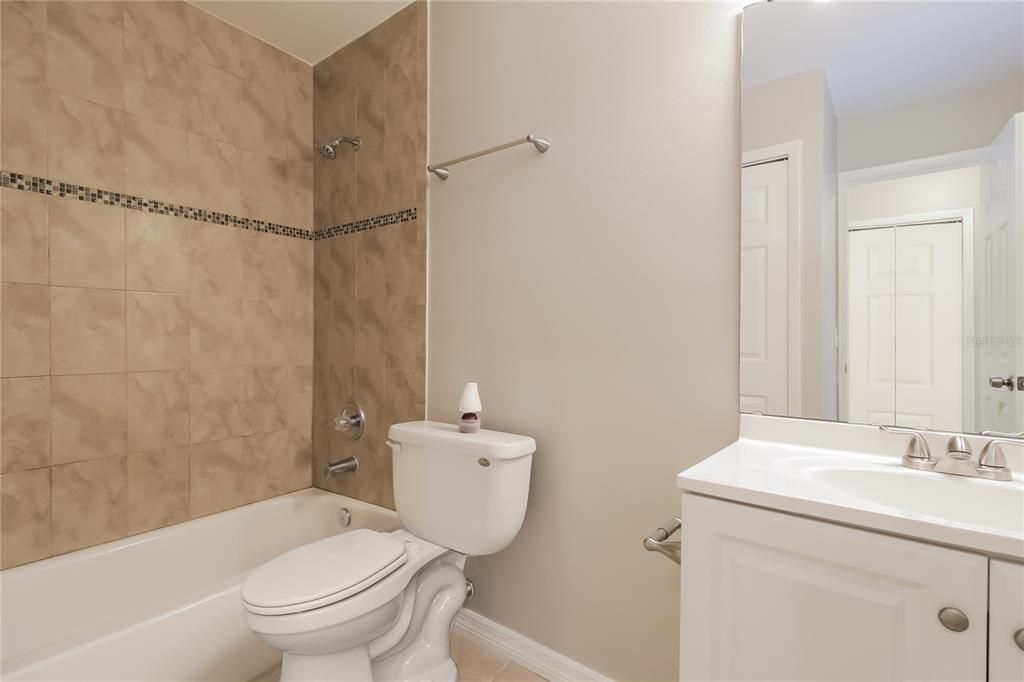 В аренду: $2,050 (3 спален, 2 ванн, 1329 Квадратных фут)