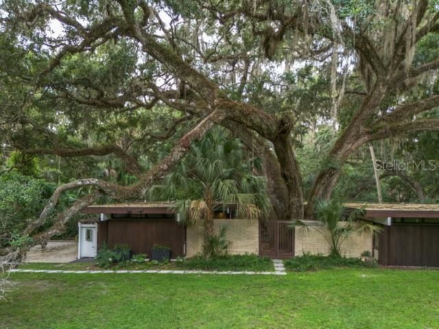 For Sale: $699,000 (3 beds, 2 baths, 2226 Square Feet)