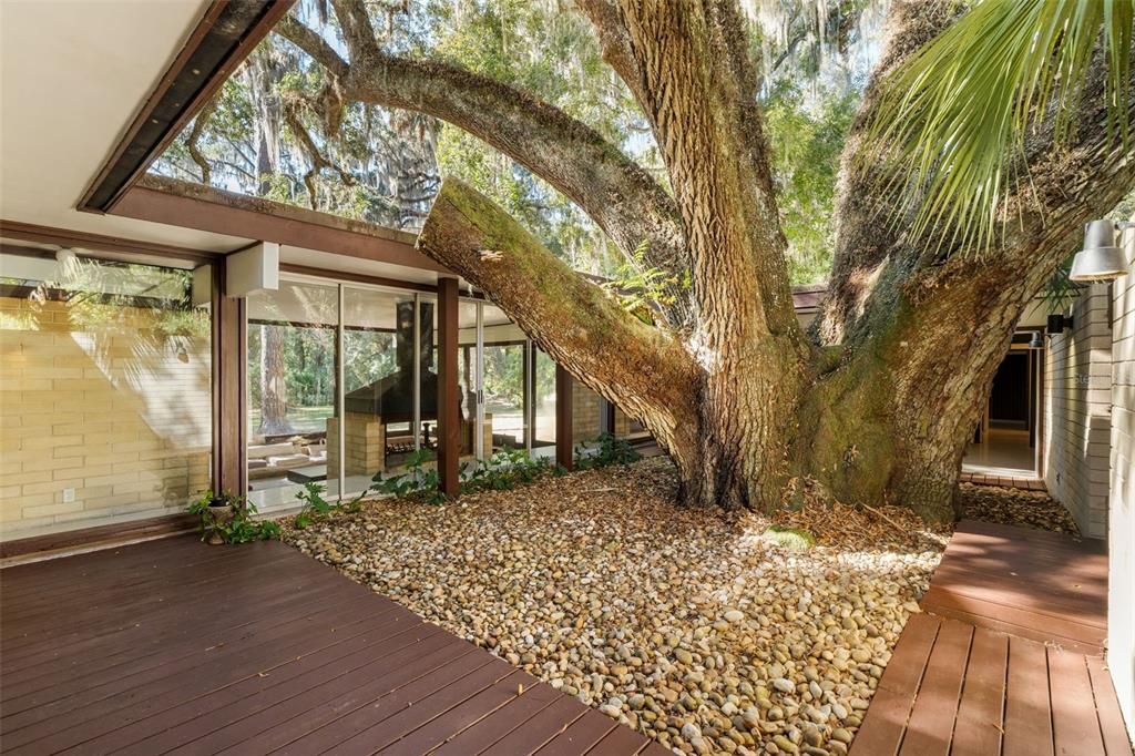 For Sale: $699,000 (3 beds, 2 baths, 2226 Square Feet)