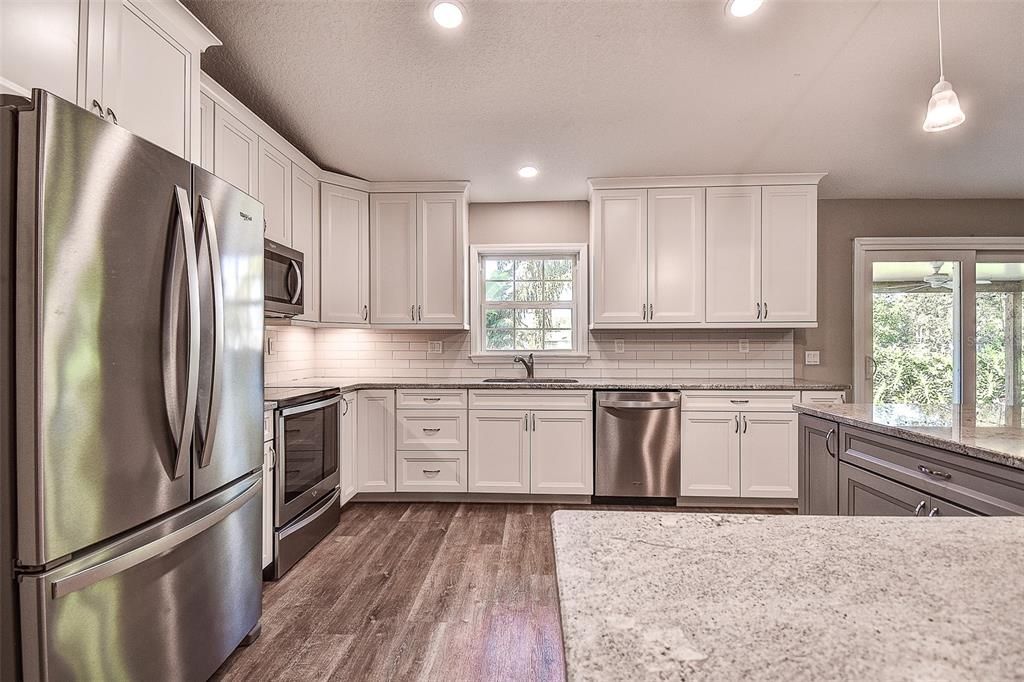 For Sale: $529,900 (3 beds, 2 baths, 1965 Square Feet)