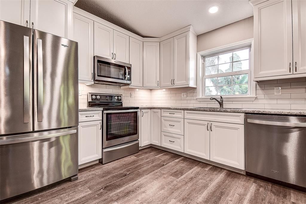 For Sale: $529,900 (3 beds, 2 baths, 1965 Square Feet)