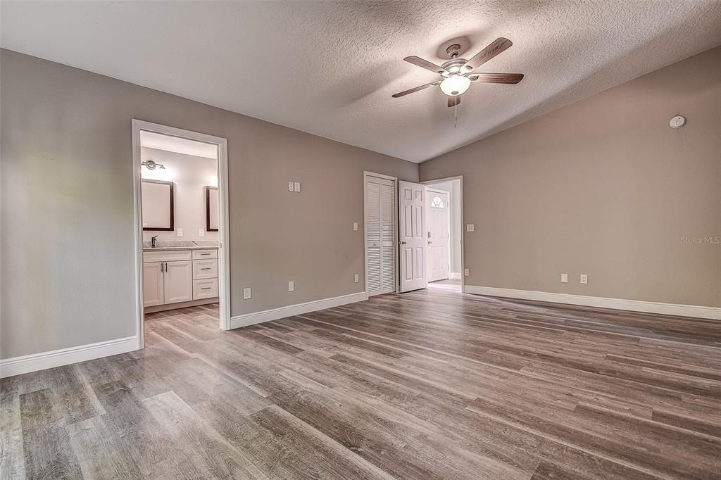 For Sale: $529,900 (3 beds, 2 baths, 1965 Square Feet)