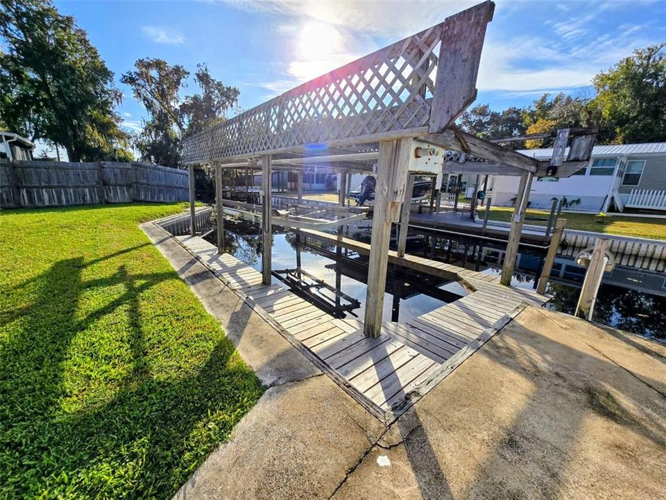 For Sale: $335,000 (2 beds, 3 baths, 1527 Square Feet)