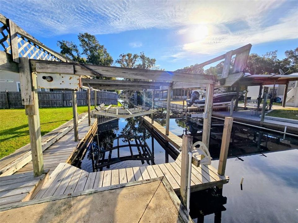 For Sale: $335,000 (2 beds, 3 baths, 1527 Square Feet)