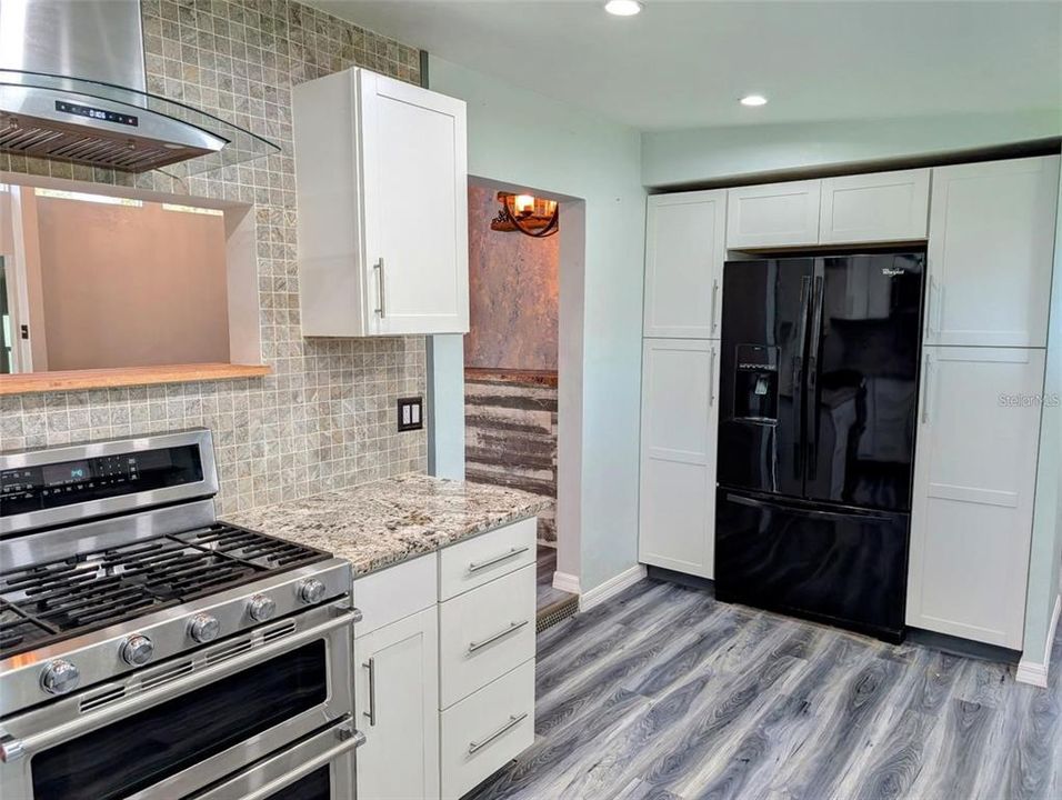 For Sale: $335,000 (2 beds, 3 baths, 1527 Square Feet)