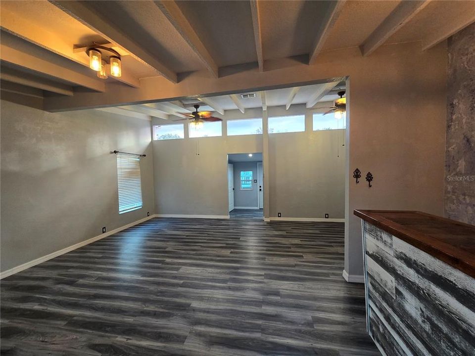 En Venta: $320,000 (2 camas, 3 baños, 1527 Pies cuadrados)