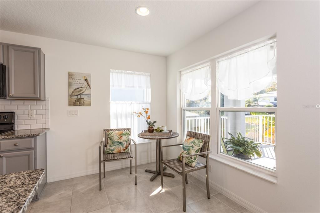 На продажу: $450,000 (3 спален, 2 ванн, 1315 Квадратных фут)