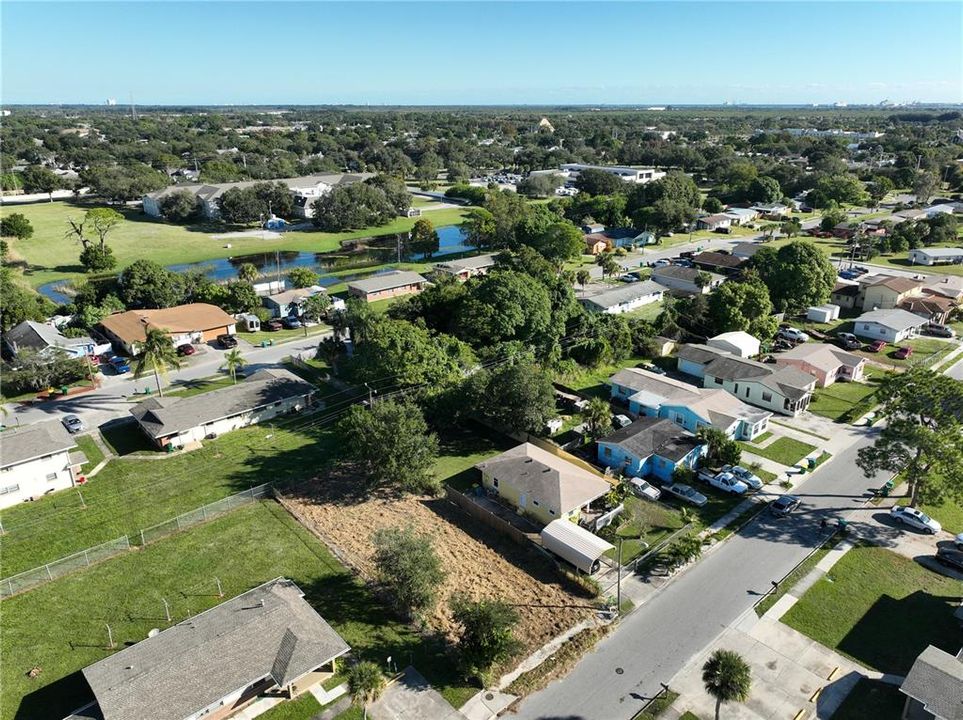 На продажу: $64,900 (0.14 acres)