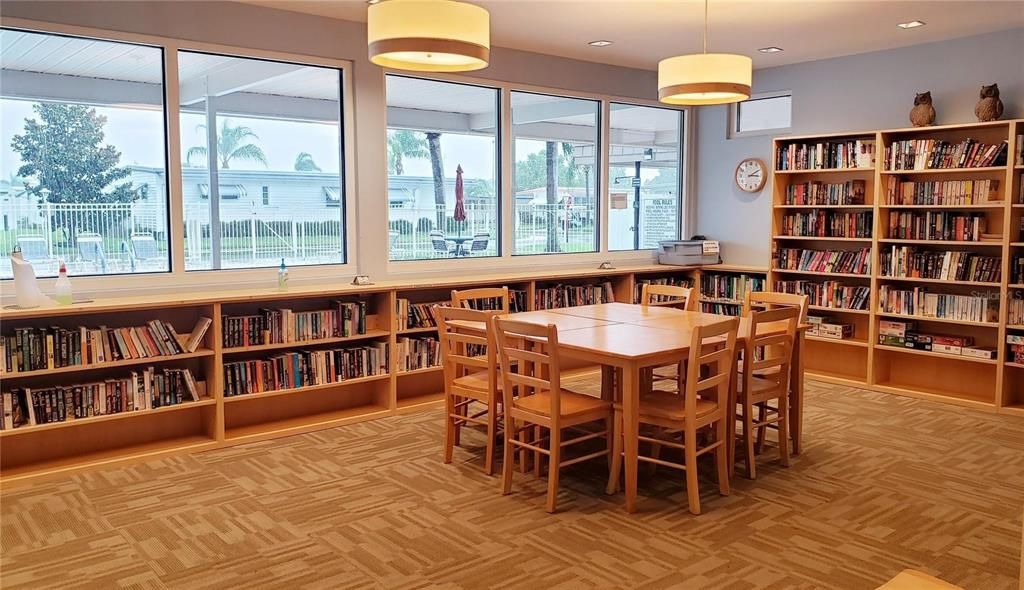 На продажу: $120,000 (1 спален, 1 ванн, 726 Квадратных фут)