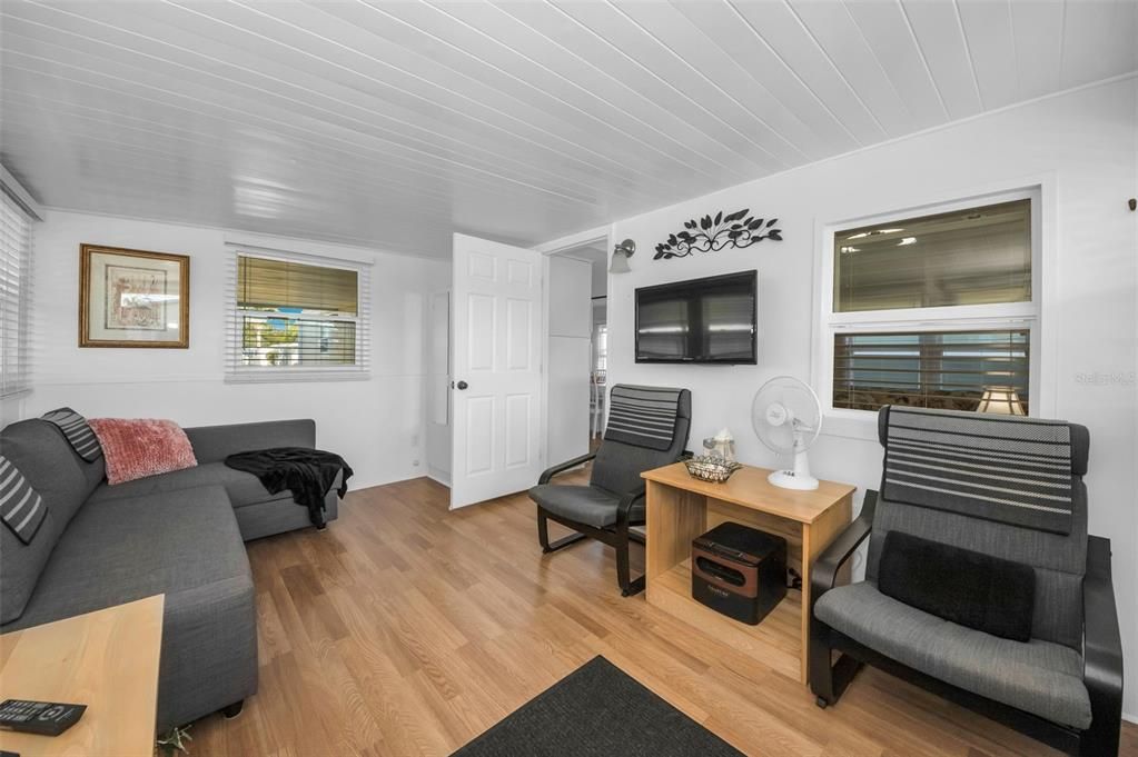 На продажу: $120,000 (1 спален, 1 ванн, 726 Квадратных фут)