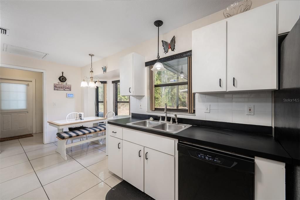 待售: $375,000 (3 贝兹, 2 浴室, 1633 平方英尺)