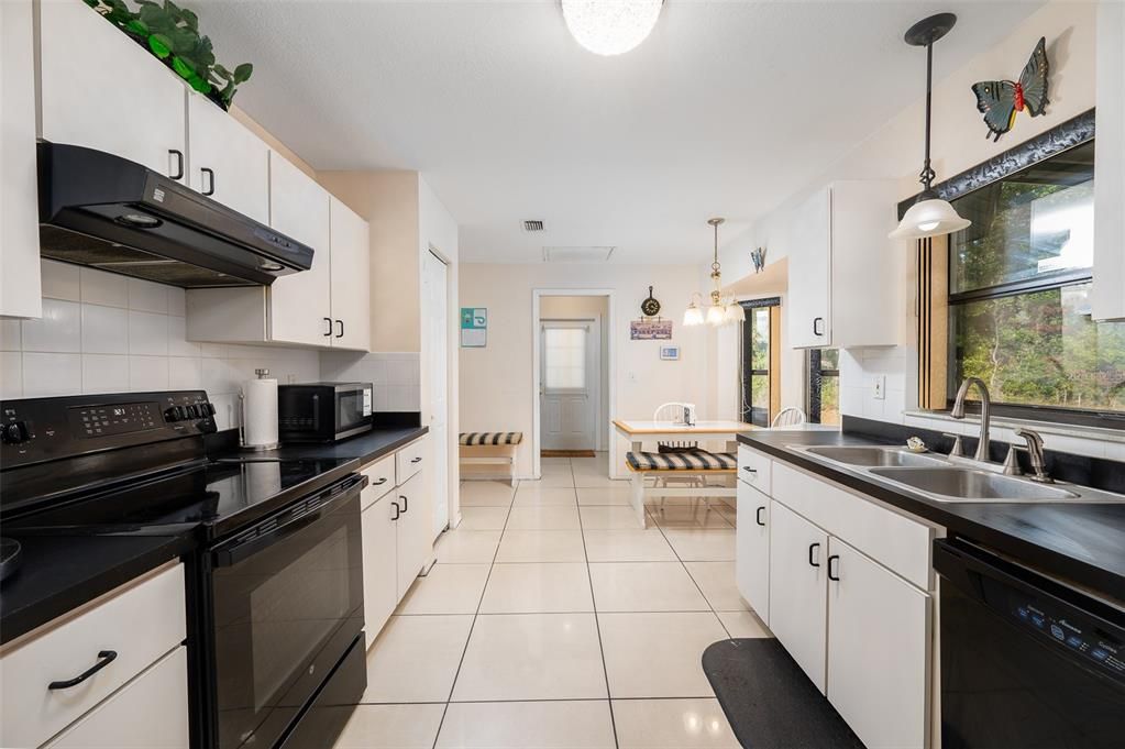 待售: $375,000 (3 贝兹, 2 浴室, 1633 平方英尺)