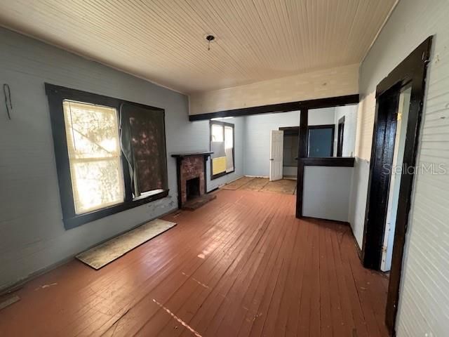 待售: $68,000 (2 贝兹, 1 浴室, 832 平方英尺)