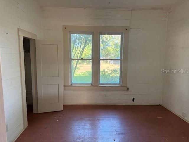 待售: $68,000 (2 贝兹, 1 浴室, 832 平方英尺)