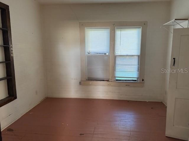 待售: $68,000 (2 贝兹, 1 浴室, 832 平方英尺)