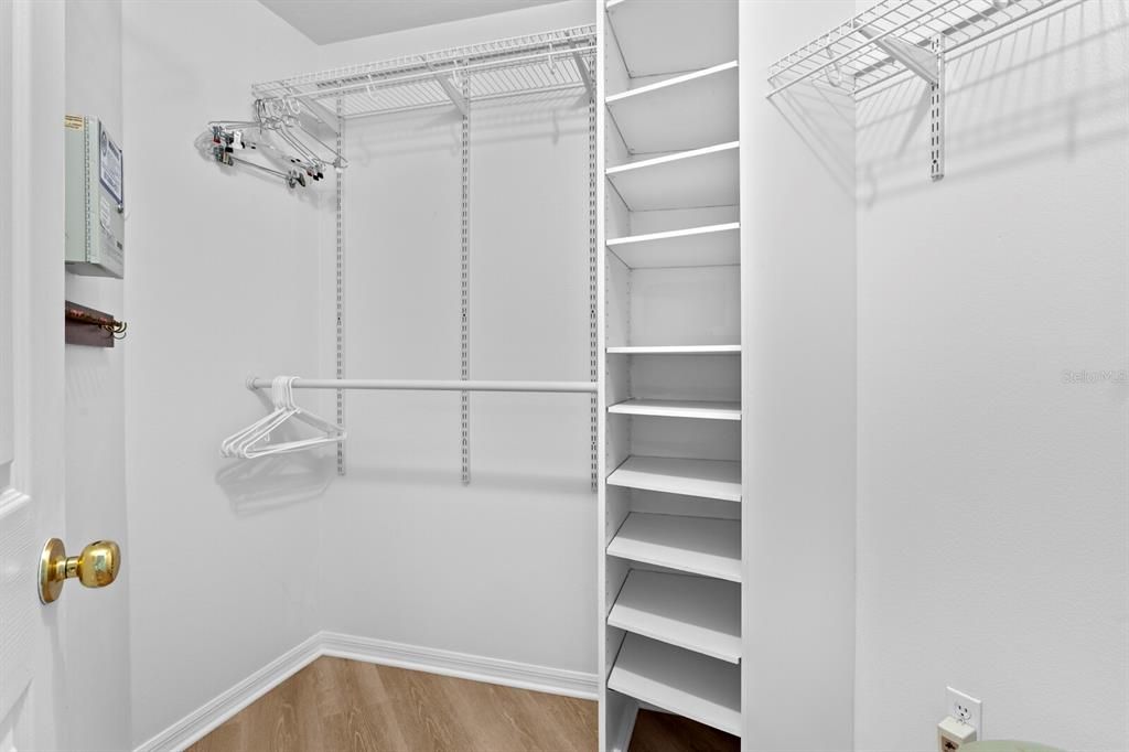 En Venta: $429,000 (4 camas, 2 baños, 1889 Pies cuadrados)