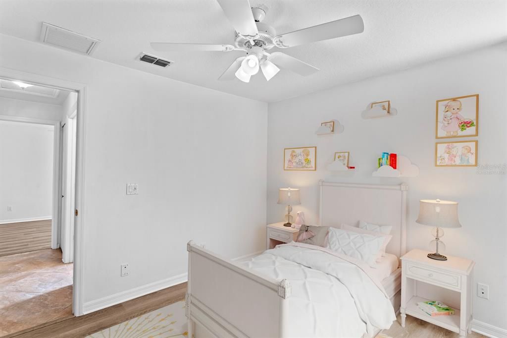 En Venta: $429,000 (4 camas, 2 baños, 1889 Pies cuadrados)