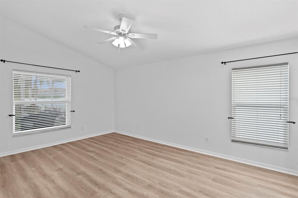 En Venta: $429,000 (4 camas, 2 baños, 1889 Pies cuadrados)