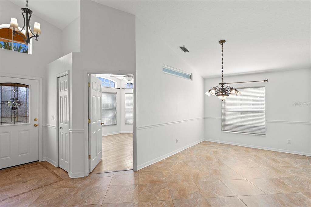 En Venta: $429,000 (4 camas, 2 baños, 1889 Pies cuadrados)