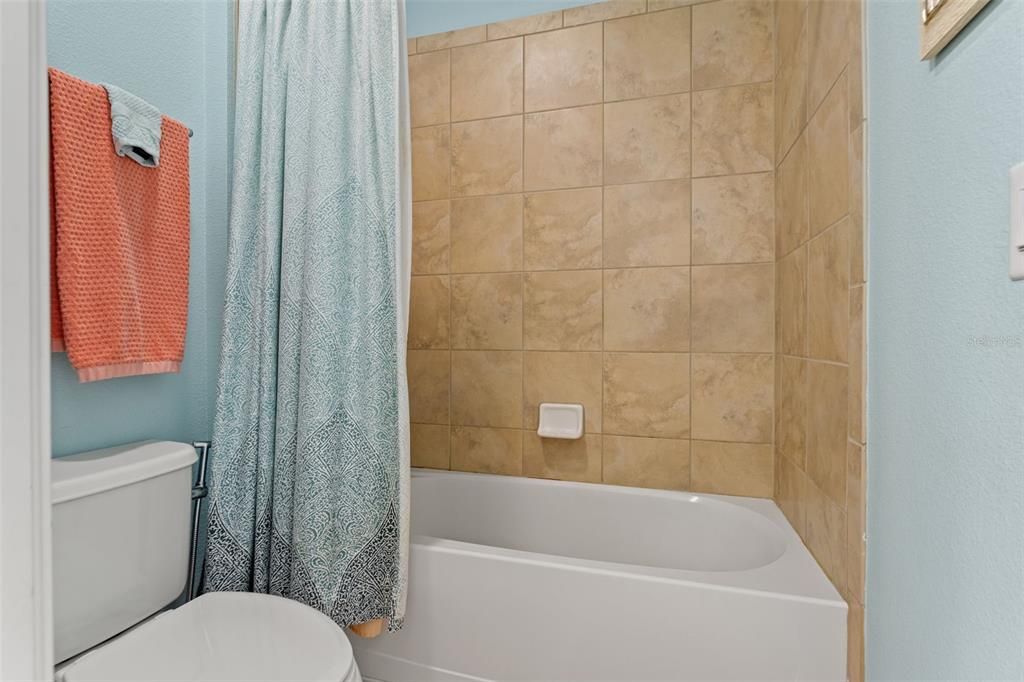 For Rent: $2,750 (4 beds, 2 baths, 2426 Square Feet)