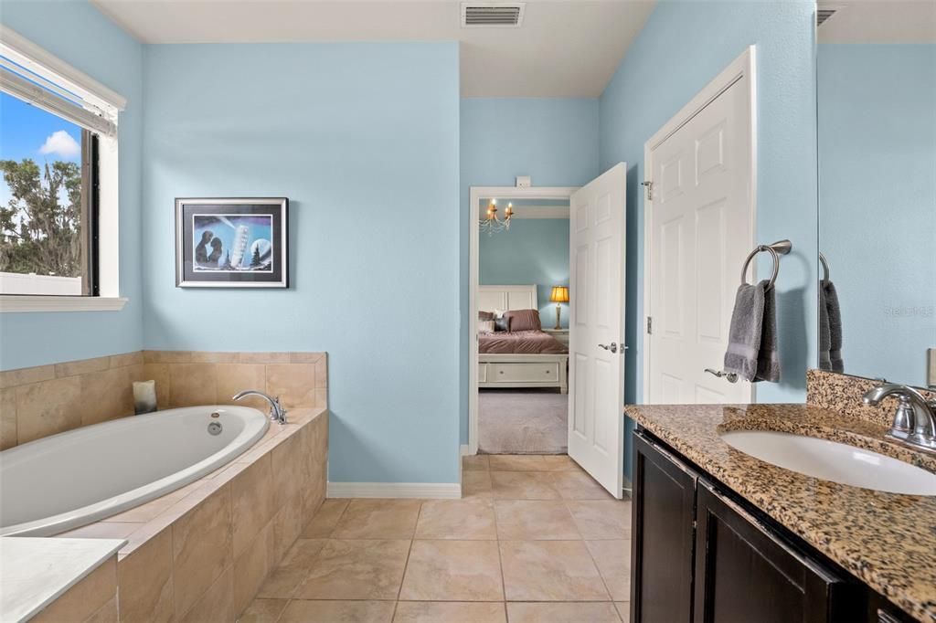 For Rent: $2,750 (4 beds, 2 baths, 2426 Square Feet)